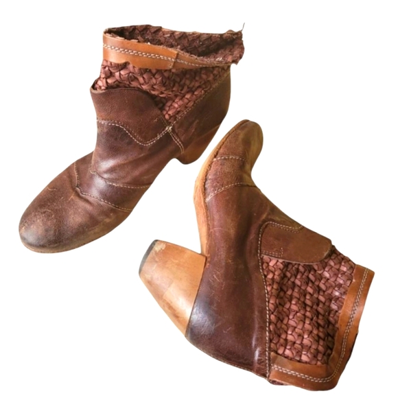 PAKROS Exquisite Leather Ankle Boots - Picture 5 of 10